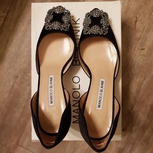 Manolo Blahnik Hangisi d'orsay black satin 37